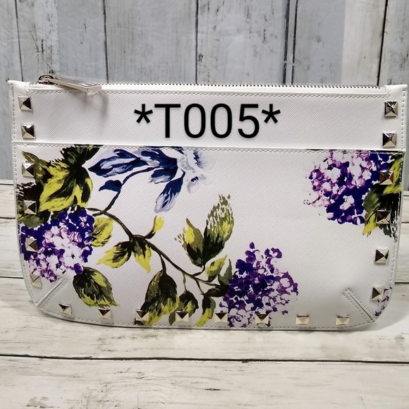 White House Black Market Vegan Lthr White Floral Zip Multi-Pocket Wristlet NWOT - Picture 10 of 10